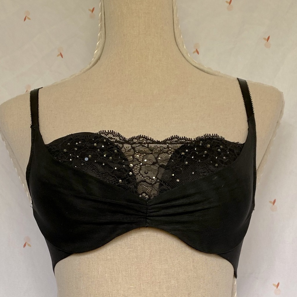 Black Victoria’s secret push up bra, Size 34b